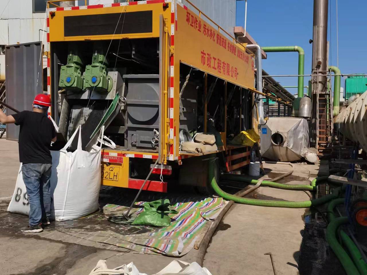 且末淤泥压干处理